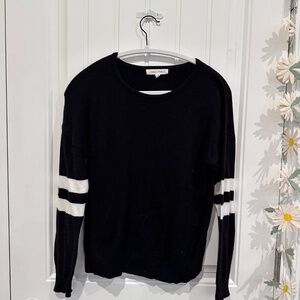 Honey Punch Black Sweater – Size Small 🖤